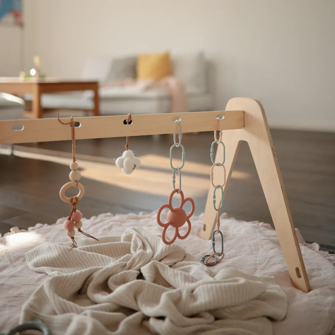 Daisy Rattle Teether - Blush