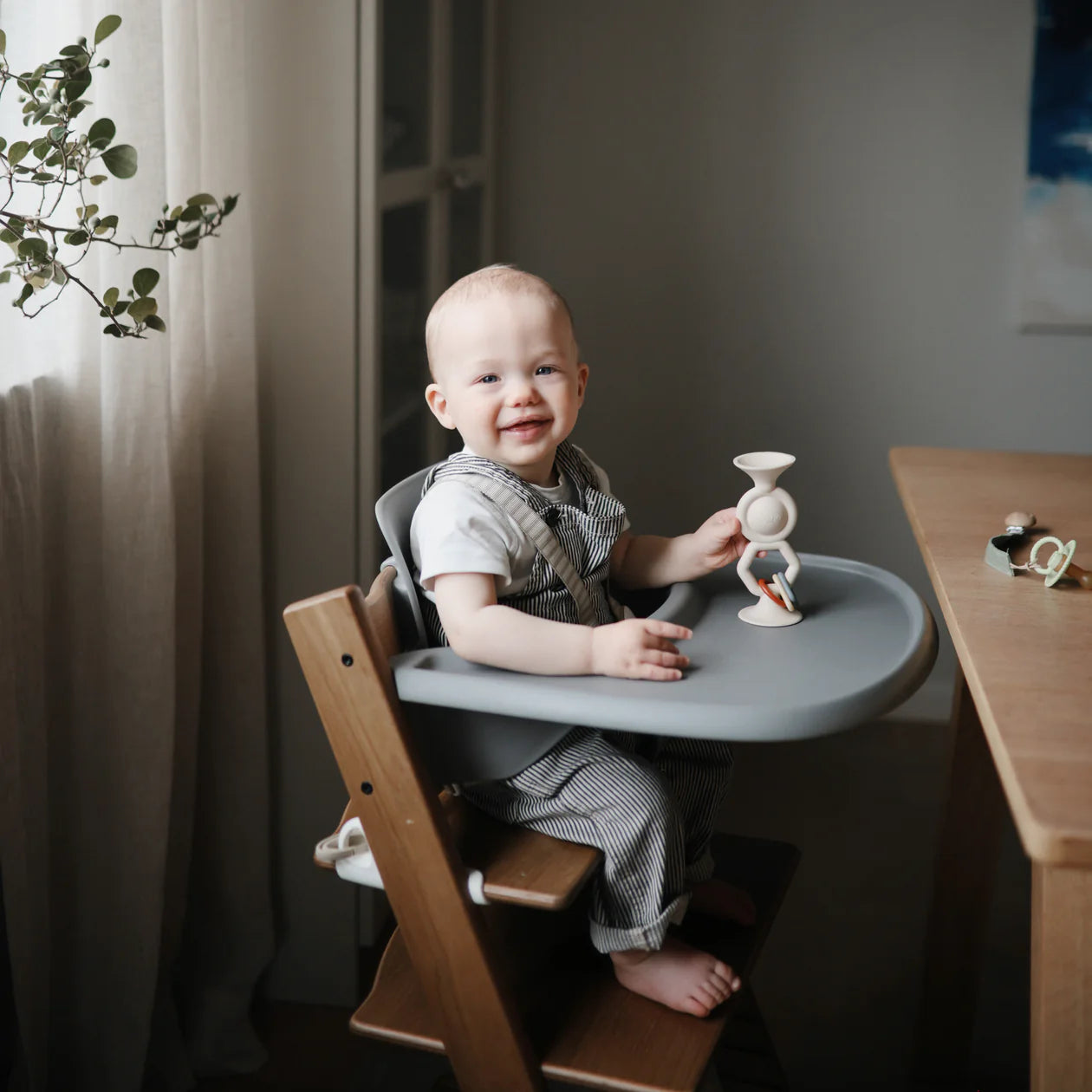 Mushie - HexaPop Suction Toy - Shifting Sand