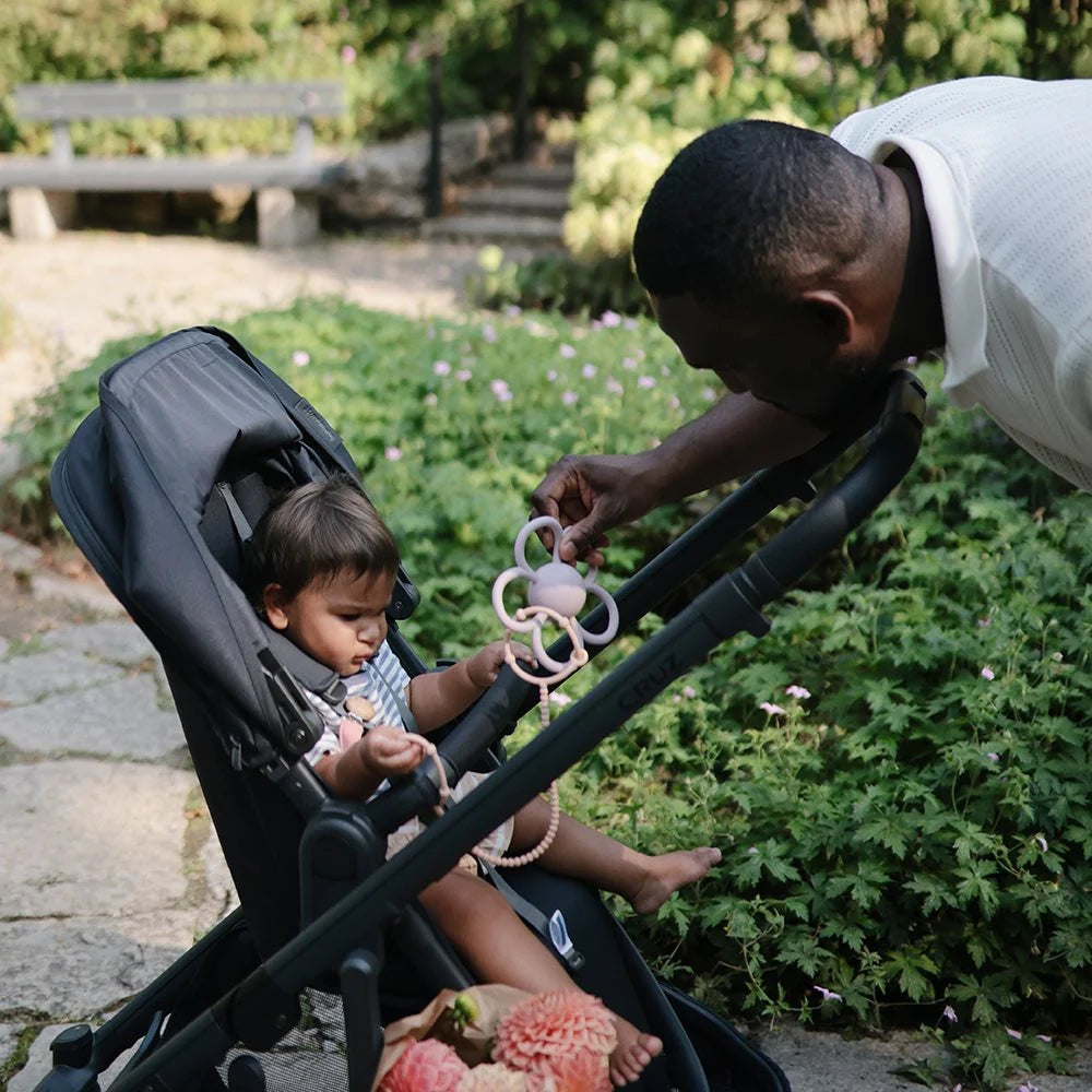 Daisy Rattle Teether - Lilac